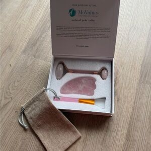 MoValues Jade Facial Roller and Gua Sha Set